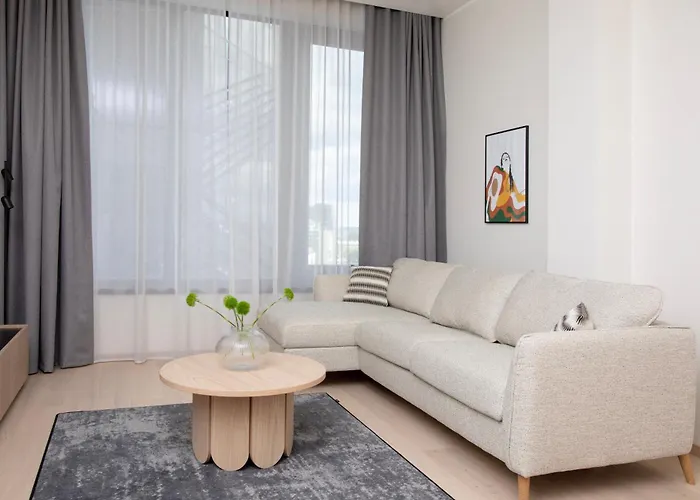 Bob W Kesklinn 4* Reval