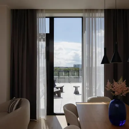 Bob W Kesklinn Aparthotel 4*