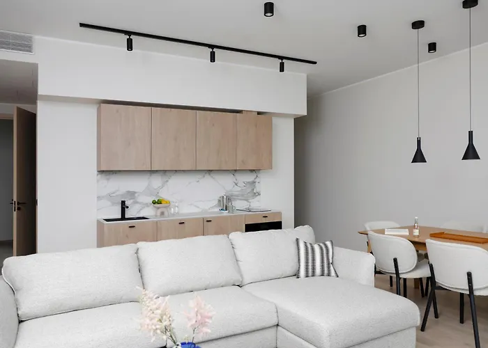 Bob W Kesklinn 4* Reval