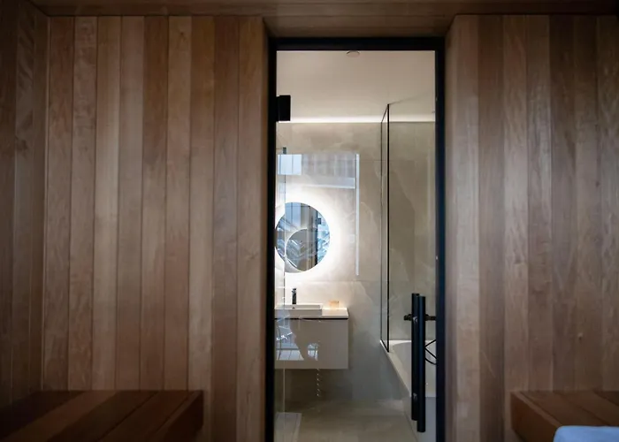 Bob W Kesklinn Aparthotel 4*