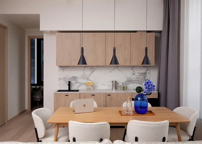 Bob W Kesklinn 4* Reval